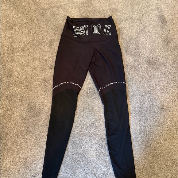 Women's Nike “Just Do It” Black Motivational Leggings w/ Mesh + hidden pocket! - Picture 7 of 11